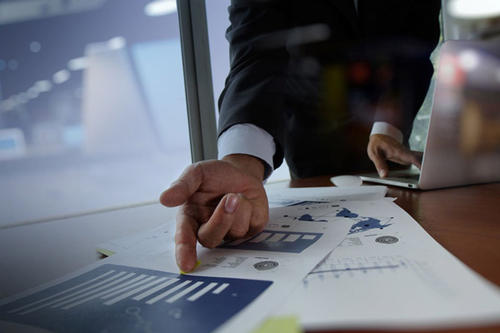 易晓笙：5.17周五收评，行情稳定，关注消息面，静待下周开盘