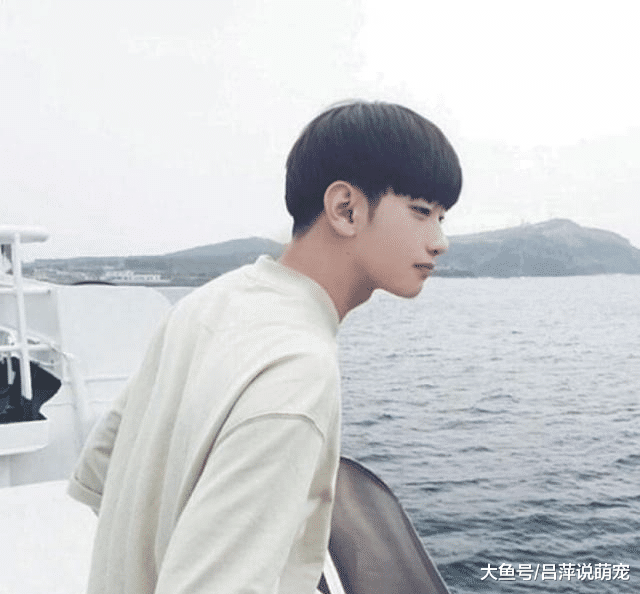 12星座男害怕失去你的举动? 女友请你别生气, 他们都真心爱你!