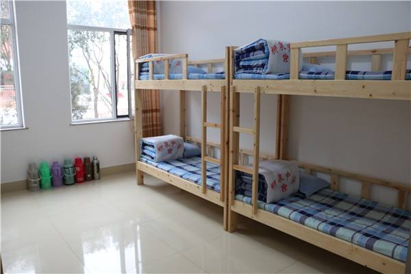 高一开学挑“床铺”，这3个位置千万别选，学长：说多了都是泪！