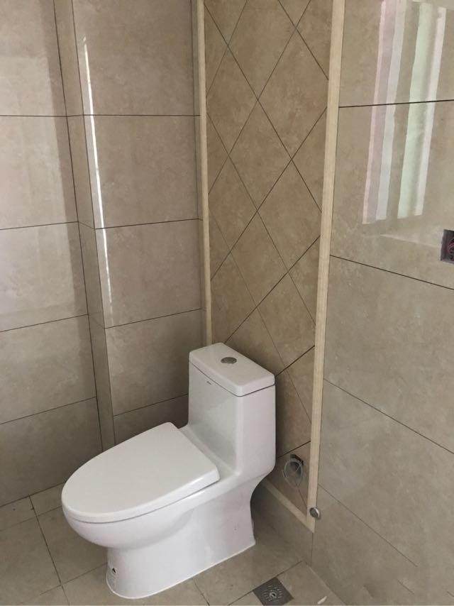 晒晒刚打扫干净的新房，装上灯就很漂亮了，朋友都夸橱柜做得好