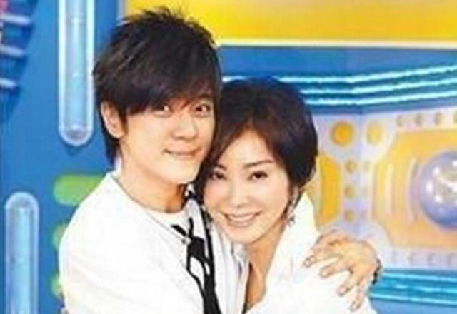 朴信惠|“干妈和干儿子”身份的4对明星, 最后一对被爆出丑闻