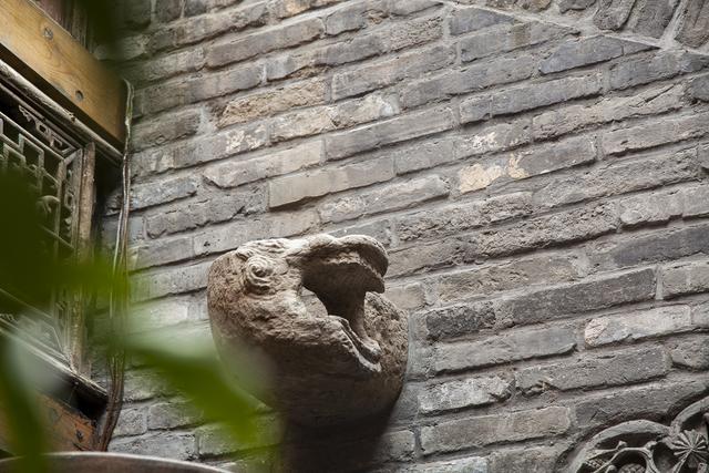 国子监“最具特色”下沉式四合院，几十件老物件！老北京的文化