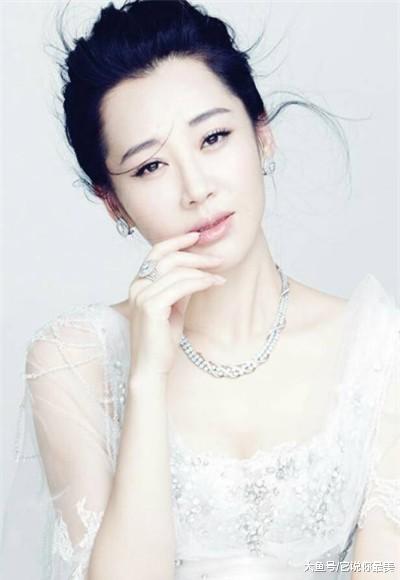 娱乐圈的5位“极品”女星，个个美若天仙，她是不老女神！