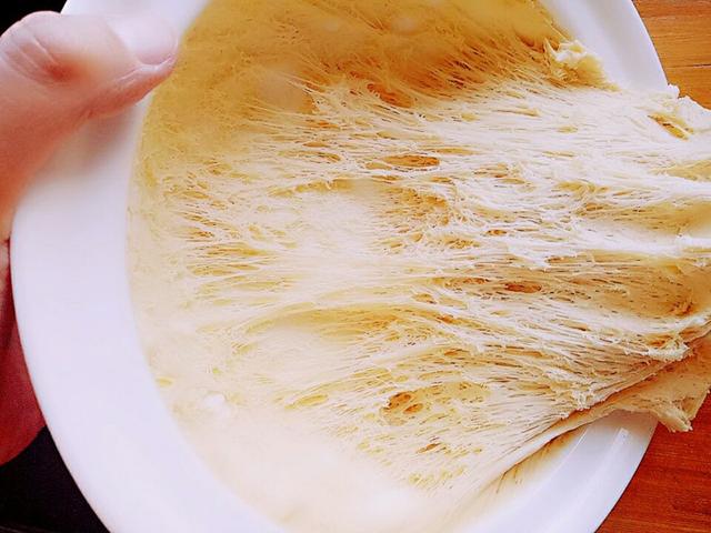 这种面食真不错，皮薄里软，比油条简单，比油饼好吃