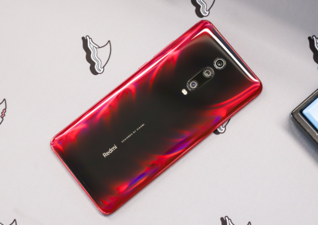 骁龙855卖不动了？高颜+大电池+3摄，才俩月就跌至2099