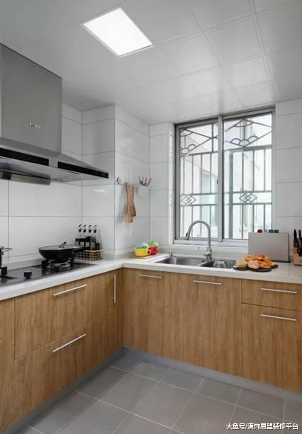 90后夫妻改造破旧二手房，改造后效果引邻居模仿