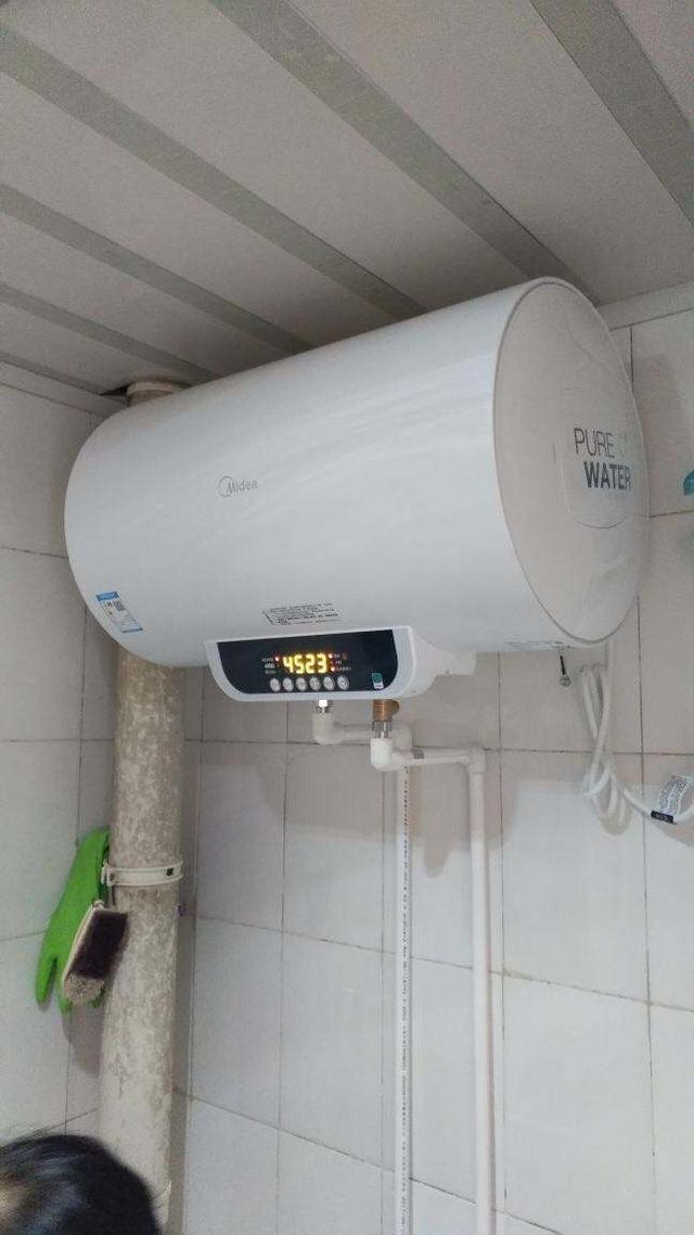 热水器不用时，要不要拔插座？看完才知道，天天拔比不拔更危险！