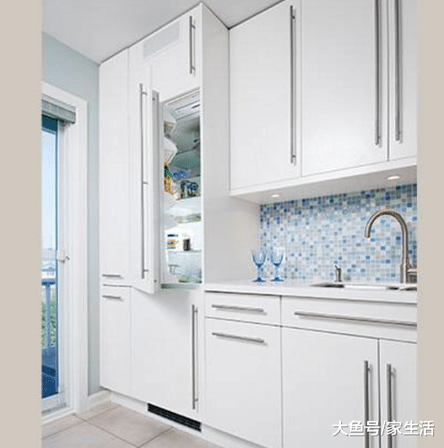 冰箱切记不能这样安装，虽说节省地方，但用不到几年就问题多