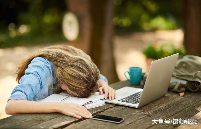 心理学：长时间压抑自己的情绪，会让你变成这4种样子！