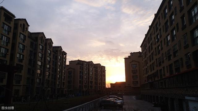 楼市风向发生了四个变化，房价不撞南墙不回头