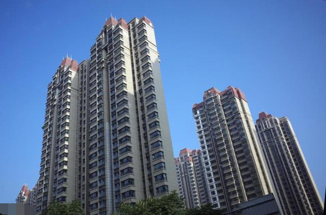 當你處在的城市明顯出現這三個特征，就是房價下跌的信號