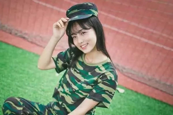 新生入学军训，这3种鞋一定要远离，不然出大洋相