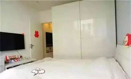 晒晒北京30平小窝，吃饭在鞋柜边，马桶横着用你试过？