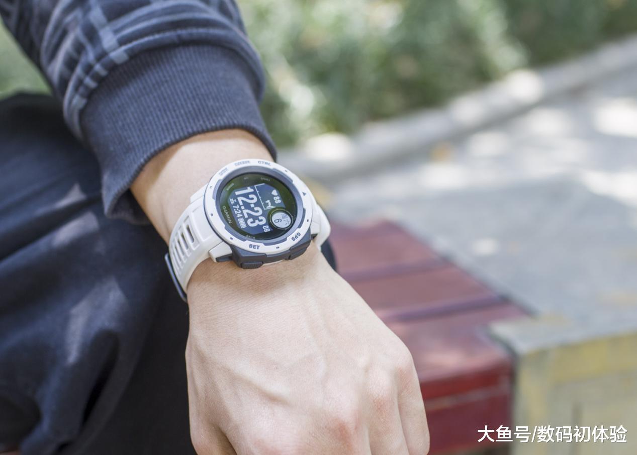 穿戴体验极佳：功能齐全、外观硬朗的智能运动手表GARMIN Instinct 体验