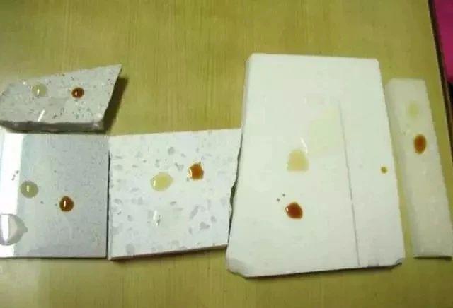 遇到廚房臺面開裂后小伙是這么處理的，學會后感覺白活20多年了