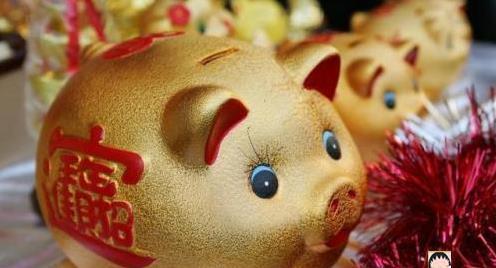 家里每年能存下10万元，在中国属于何种水平？