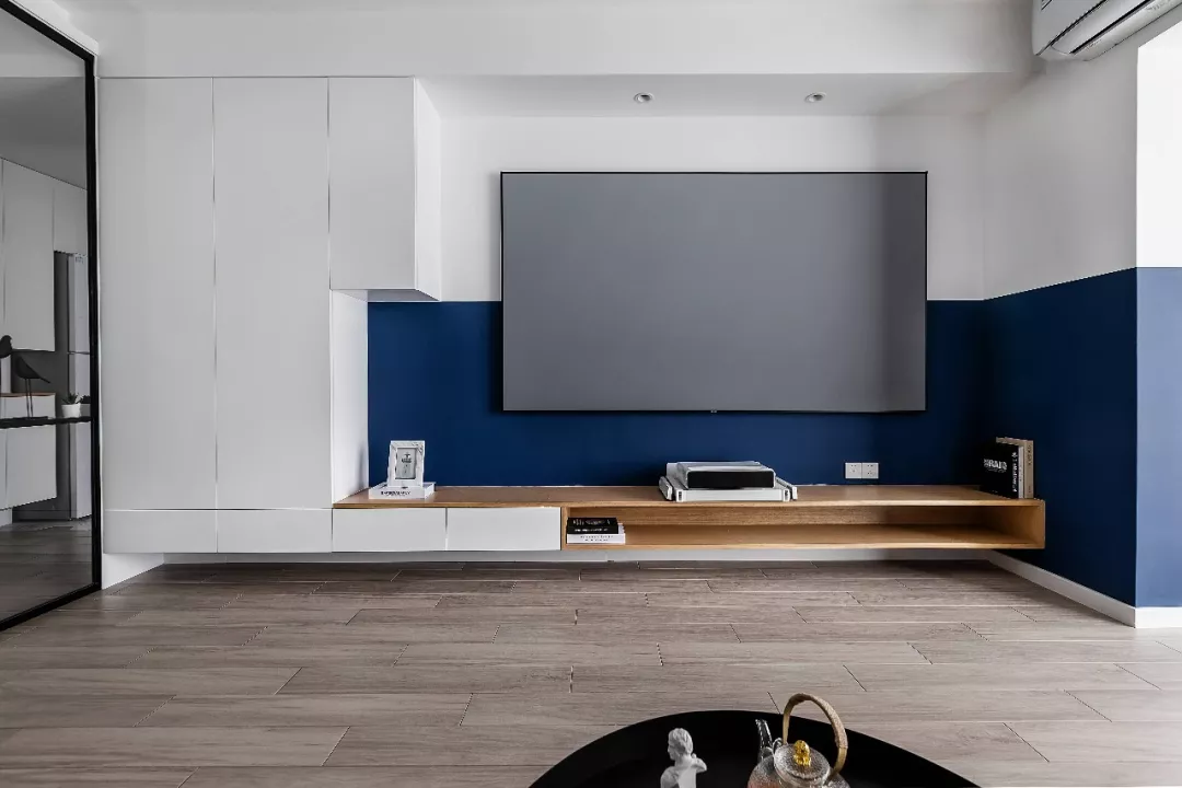 给你家客厅也铺上木地板，让整个家变得更加温馨舒适