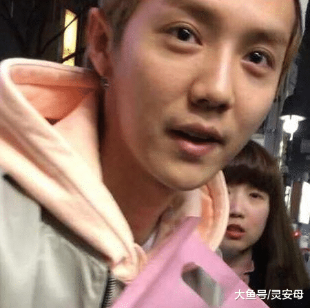 男明星卸妆后样子，看完以后保准你笑出猪声！！