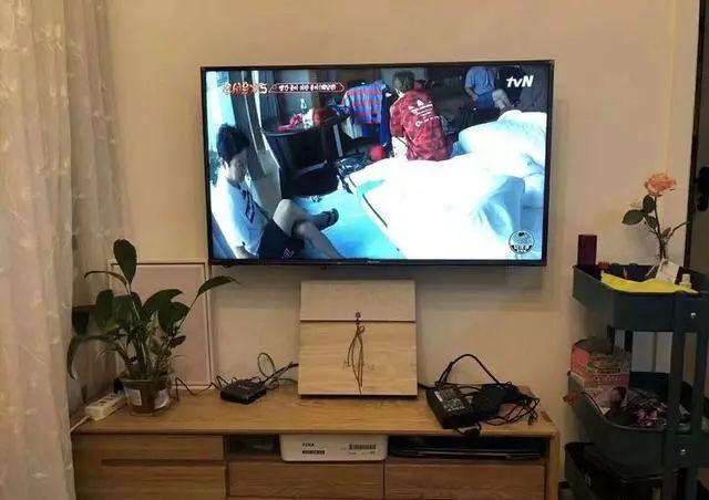 小户型52平单间把阳台改成卧室，瞬间就有了两居室