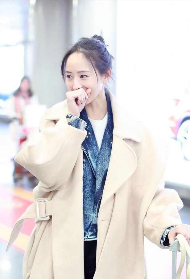 張鈞甯為什么經常散發？看到扎丸子頭明白了，天生麗質很重要