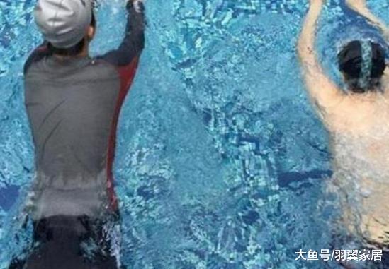 帶你參觀庾澄慶住的豪宅，家里有個獨立泳池，還經常喜歡下廚做飯