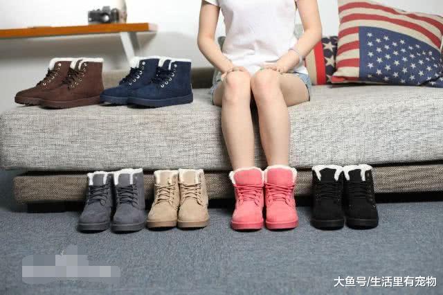 冬天穿闊腿褲，千萬不要穿這樣的鞋子，又矮又土氣！