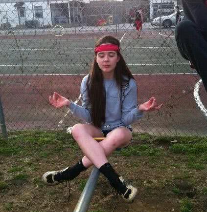 妹子，你这是要成仙吗，还真是有模有样的！