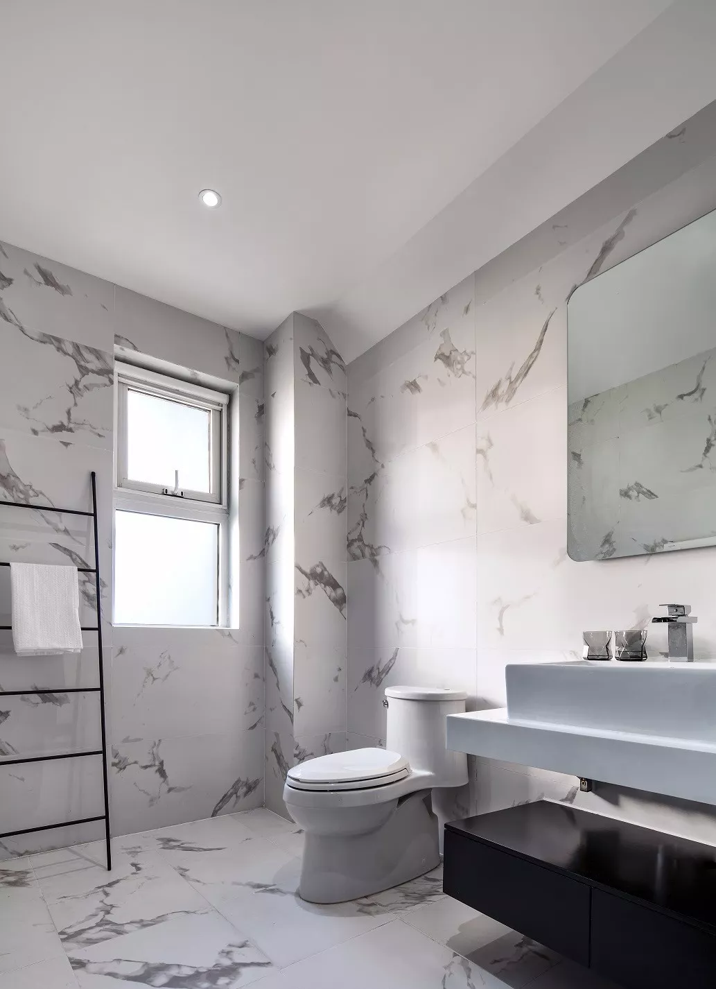 120㎡简约现代三居室，装修实用才是硬道理！