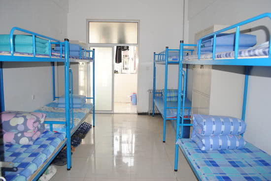 女生宿舍为何抢着睡上铺？学姐说出3个原因，网友：瞎说什么大实话