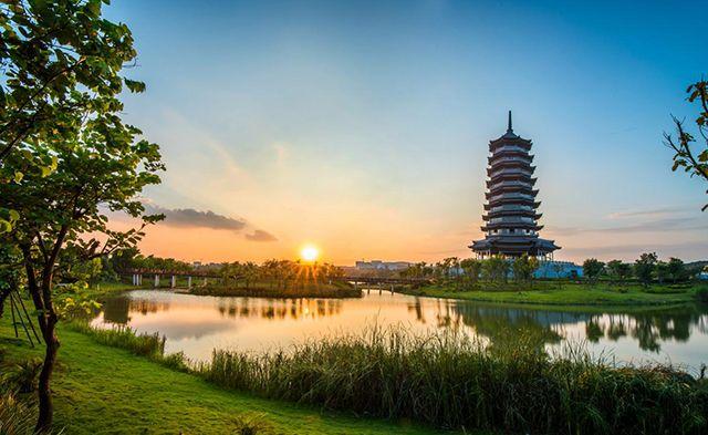 闹心的交房日！业主哭了！人工湖竟然是画的.......