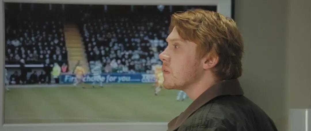 老杀手爱上女艳贼，被这部英伦《狂野目标》黑色幽默笑傻了