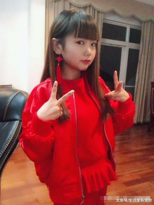 身高1.35米，從小喪父和弟弟妹妹們長大，如今年入幾十萬！
