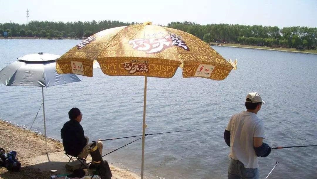 中国造的“诱鱼药”，只需一滴，再滑头的鱼儿都争着咬钩了