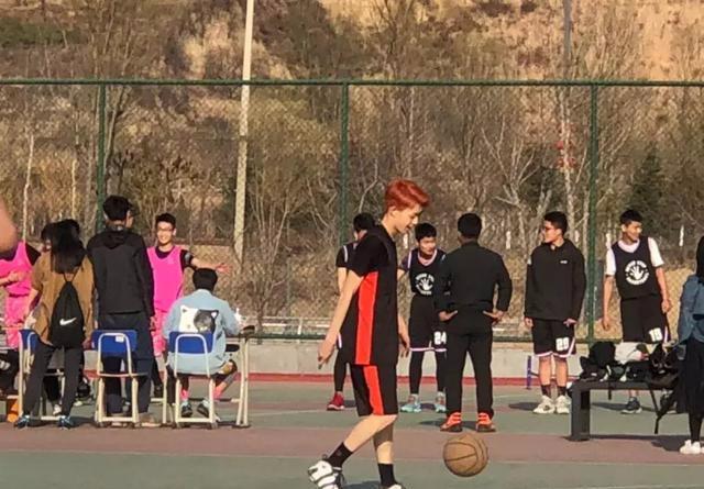 男生都那么白是什么体验？我自闭了…