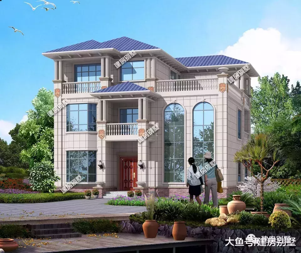 面寬相同的兩棟歐式農村別墅，第一棟很大氣，第二棟稍微簡單