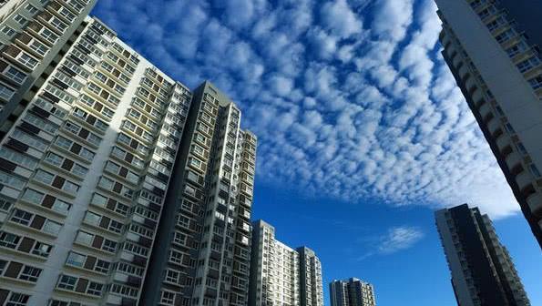 对于想买房的刚需，李嘉诚给出了这样的警告！