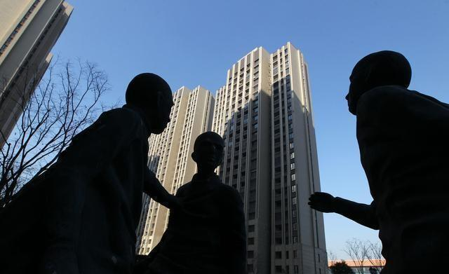 再过几年，“有房”的人和“没房”的人有什么差距，谁会后悔？