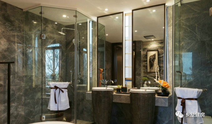 占地不到100平的别墅，露台做个空中花园，农村生活美滋滋