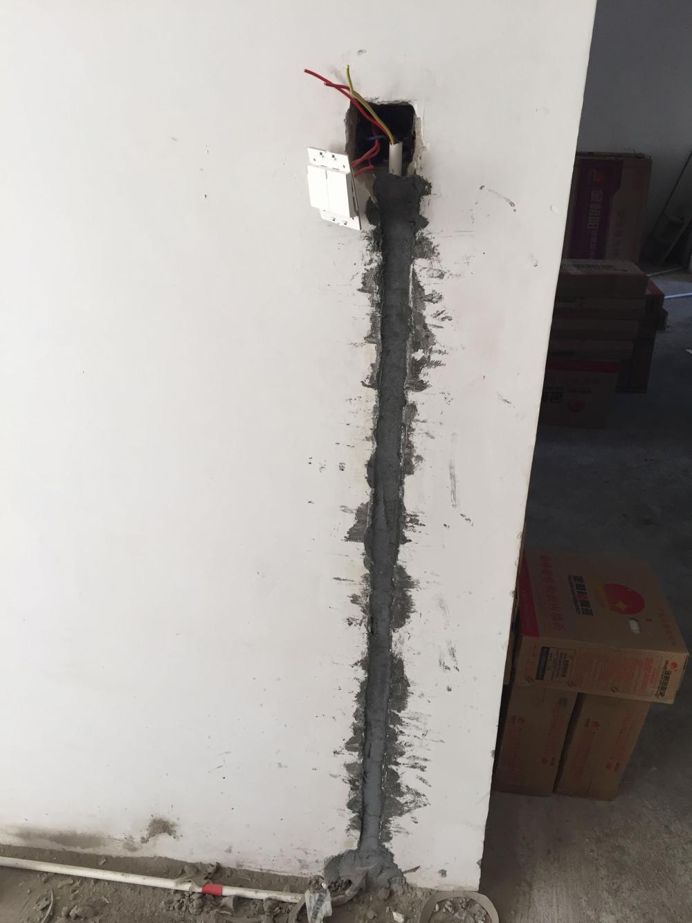 越来越多人不砸墙布线，太蠢！瞧下图这样做，整洁又美观，人人赞