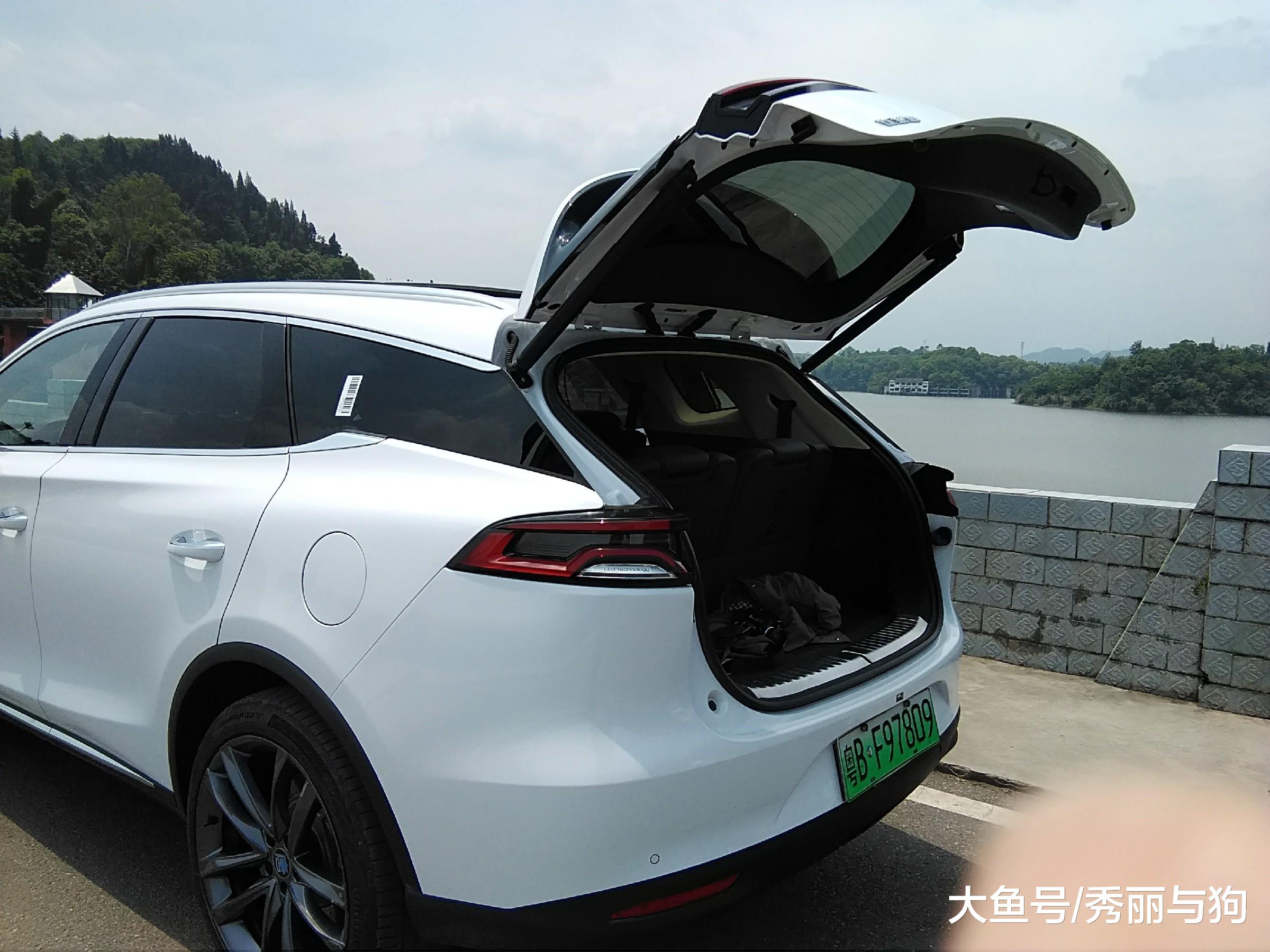 比亚迪唐DM4.5秒破百，龙脸颜值美爆，超强动力颠覆你对电动汽车的认识