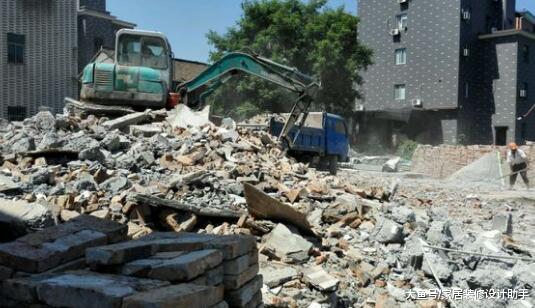 衣锦还乡砸百万建房，因3.6米高的架空层害的我被全村人指名道姓