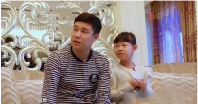 参观小沈阳家的房子，装修布置很气派，走廊大得像迷宫