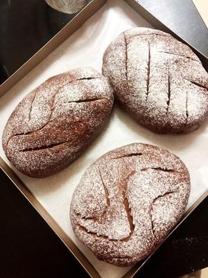 如何制作【巧克力麻薯面包】，口感绝对不输甜品店，大家速度围观