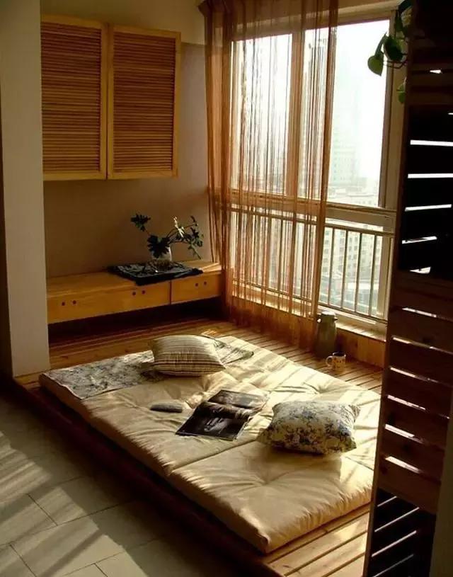 家里有个超小的阳台，不用来晾衣服，让你们羡慕羡慕！