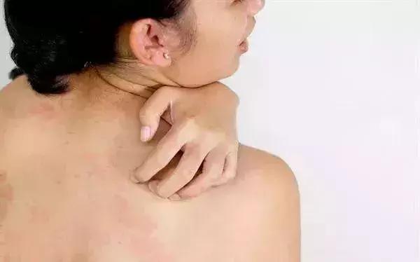 日本人发明的变态毛浴刷，有149株尼龙植毛，让你360°洗掉死皮