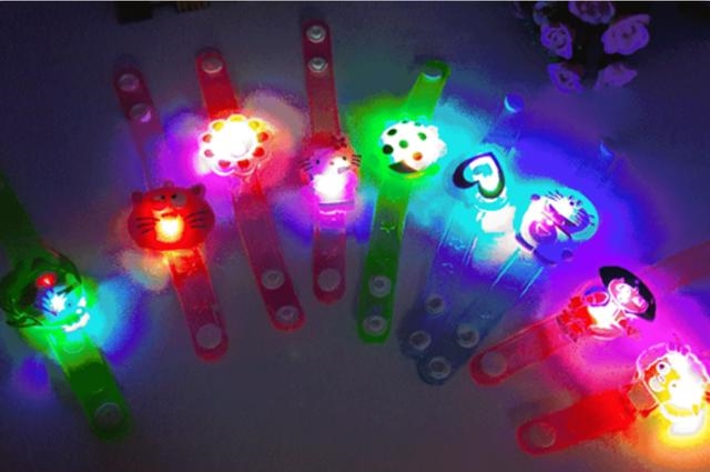 ＂这3种“被拉黑的玩具“家长千万可不能买，看着好玩危害性却极大＂＂