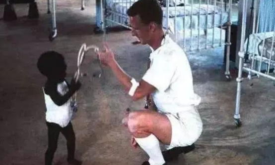 当年被誉为“世界最黑的婴儿”，4年过去了，现如今过得怎么样了