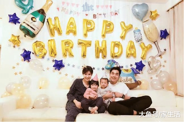 袁成杰曬出自己的豪宅，客廳放滿孩子的玩具，布置也太溫馨有愛了