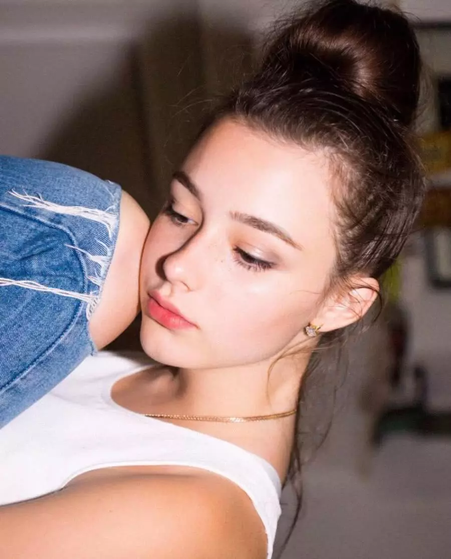 惊现“俄罗斯张柏芝”！妹子清纯与性感随意切换，然而她才19岁！