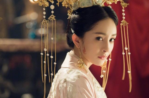 古装美人穿“花瓣”装，杨紫“锦觅”上榜，第一难以超越